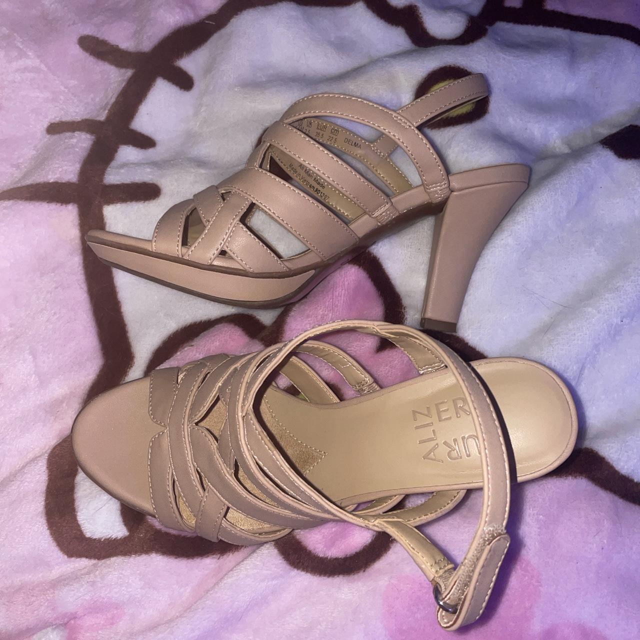 Naturalizer best sale nude shoes