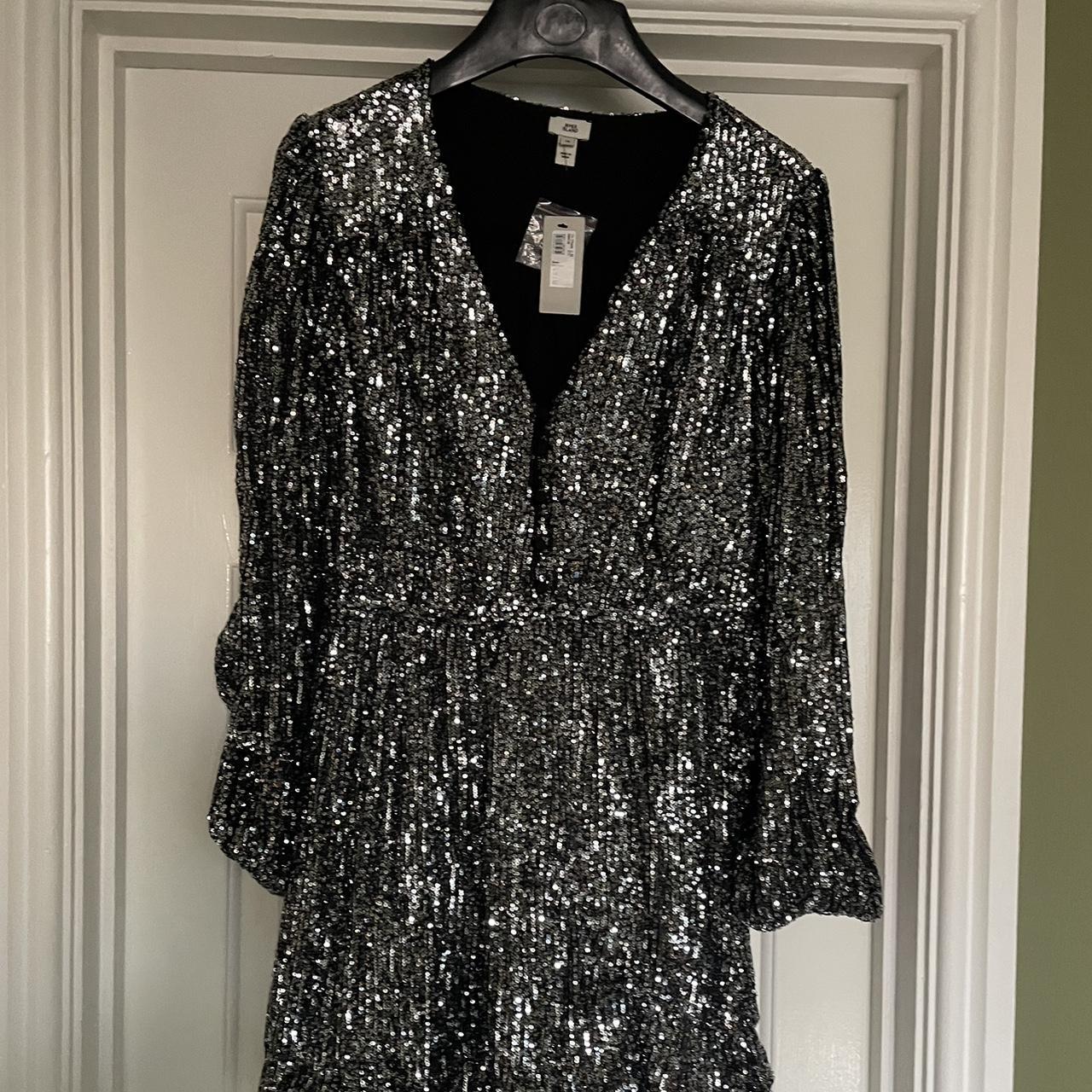 Beautiful river island sequin dress with belt Good... - Depop