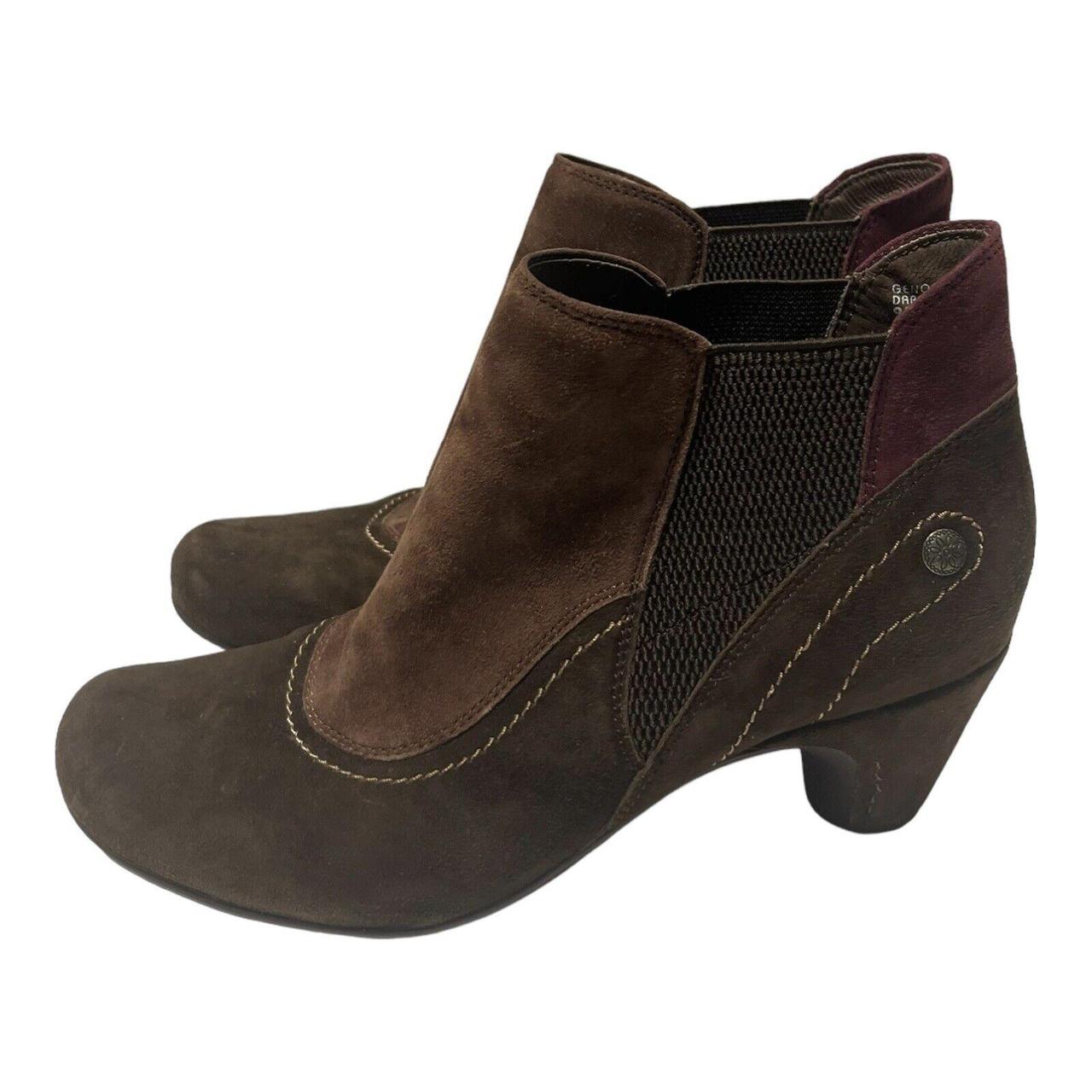 Genoa helped ankle booties from Earthies. Suede