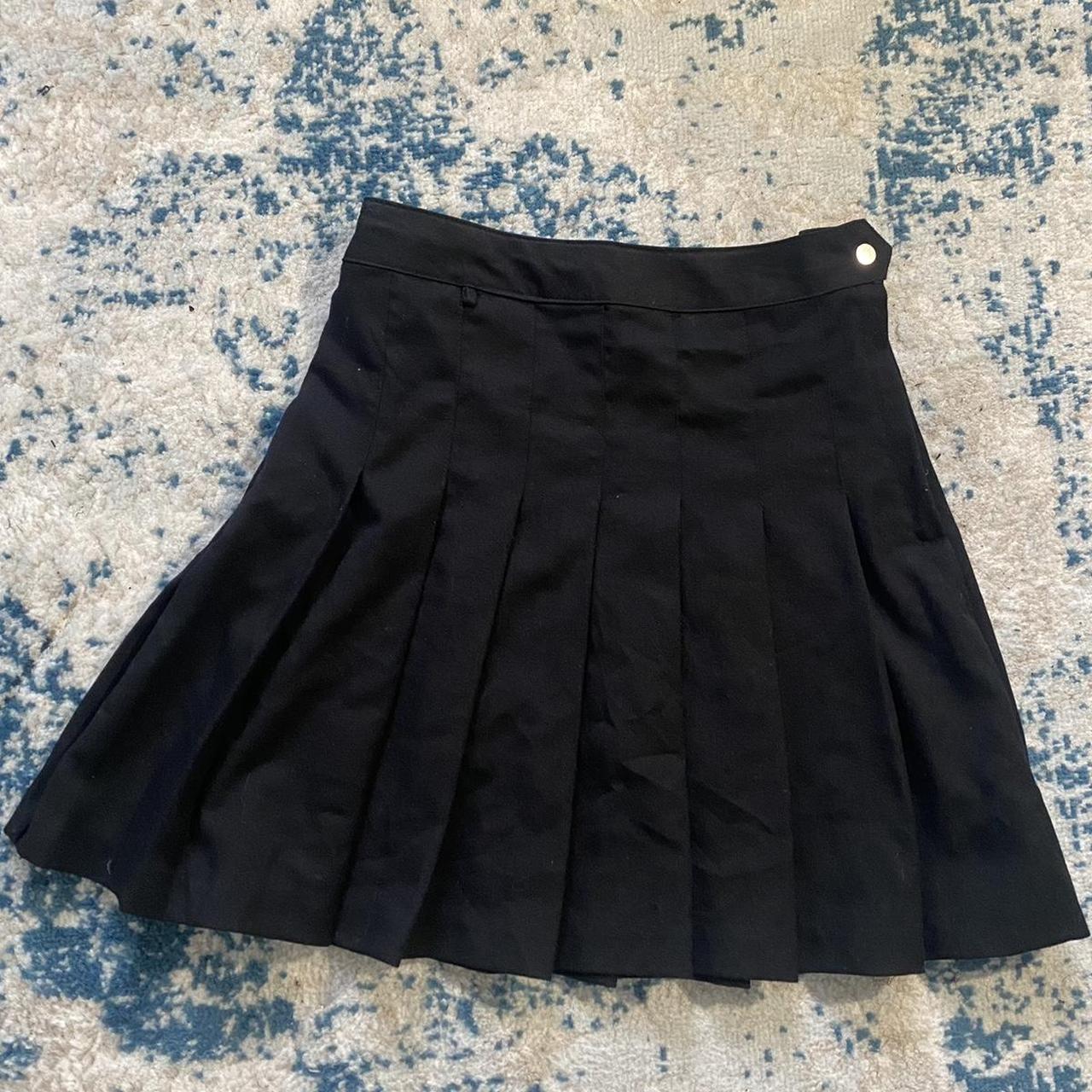 Cute black pleated skirt, super flattering! Fits S... - Depop