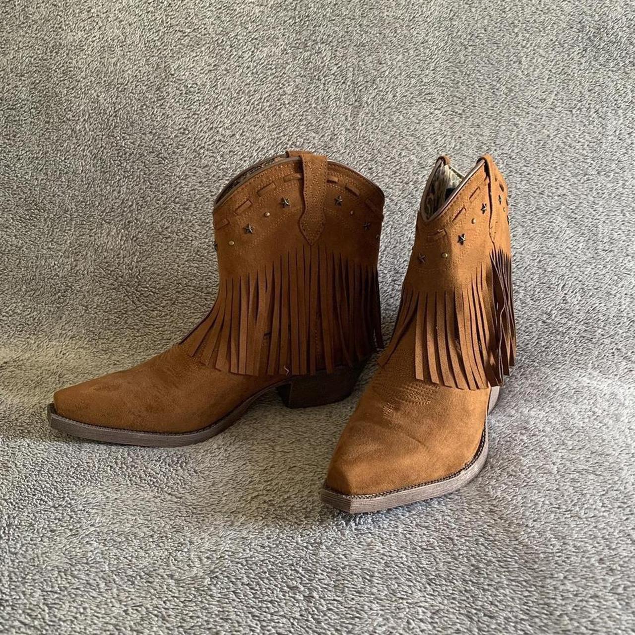 Dingo boots with store fringe