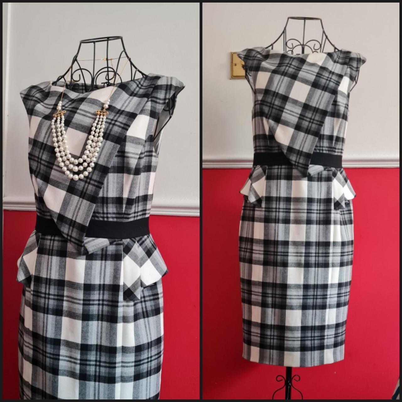 Lovely structured tartan Karen Millen dress Depop