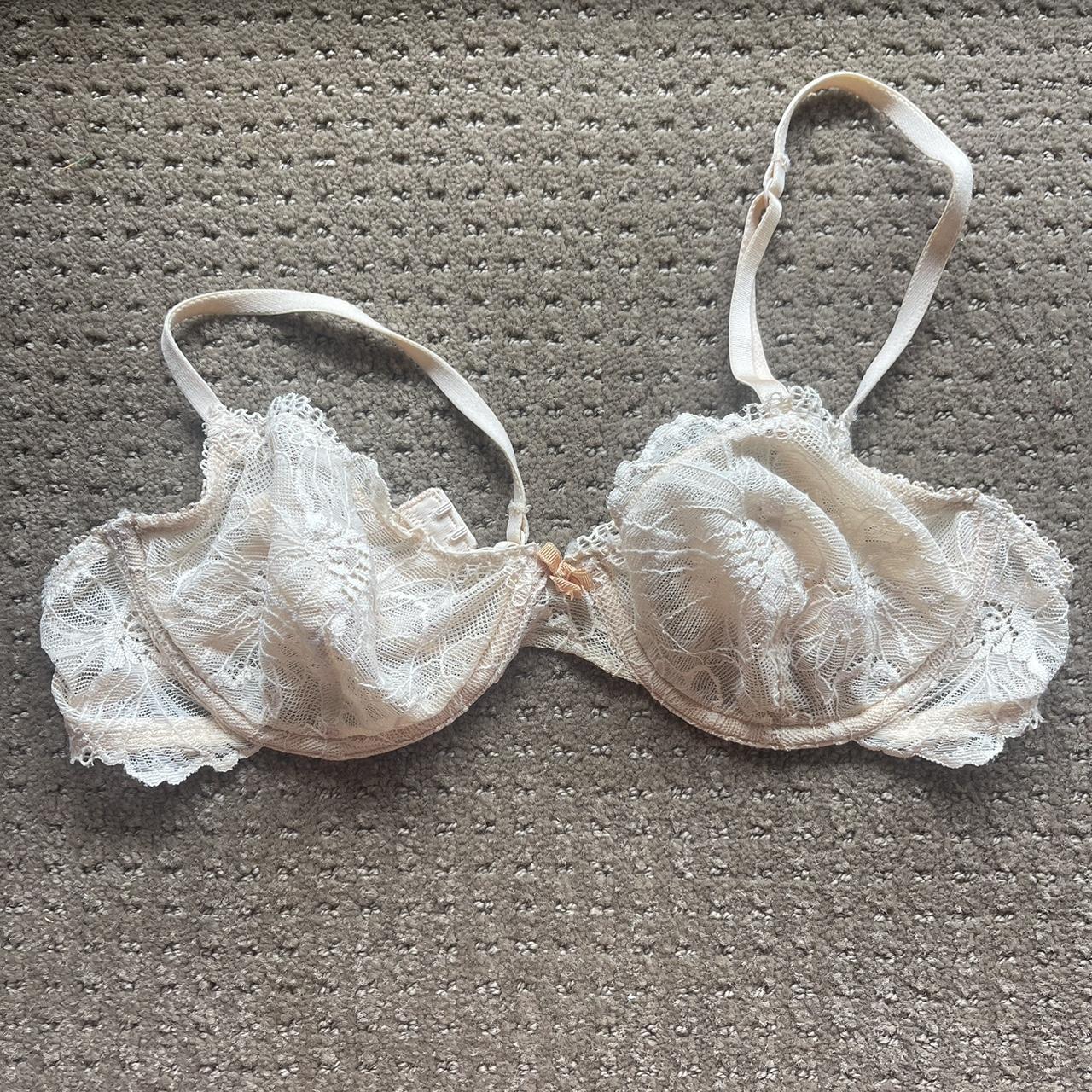 Elle McPherson nude bra. Super cute but now too small! Depop