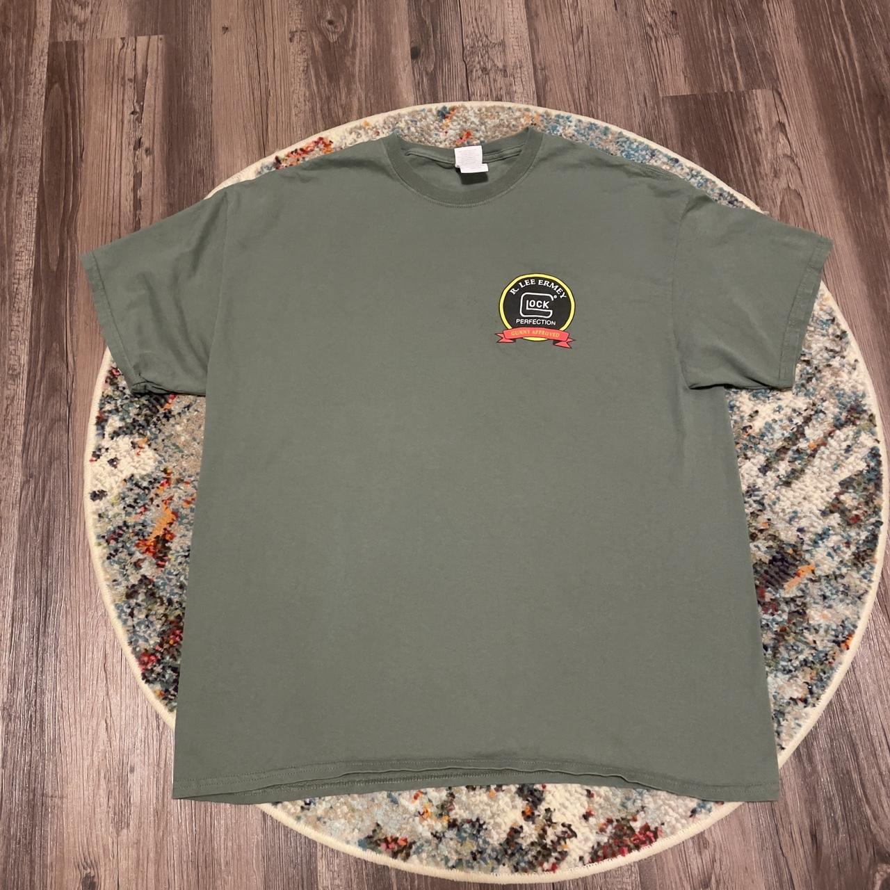 Gildan Men's Green and Khaki T-shirt | Depop