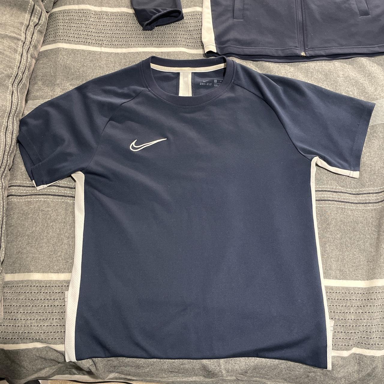 Nike Men's Navy and White T-shirt | Depop