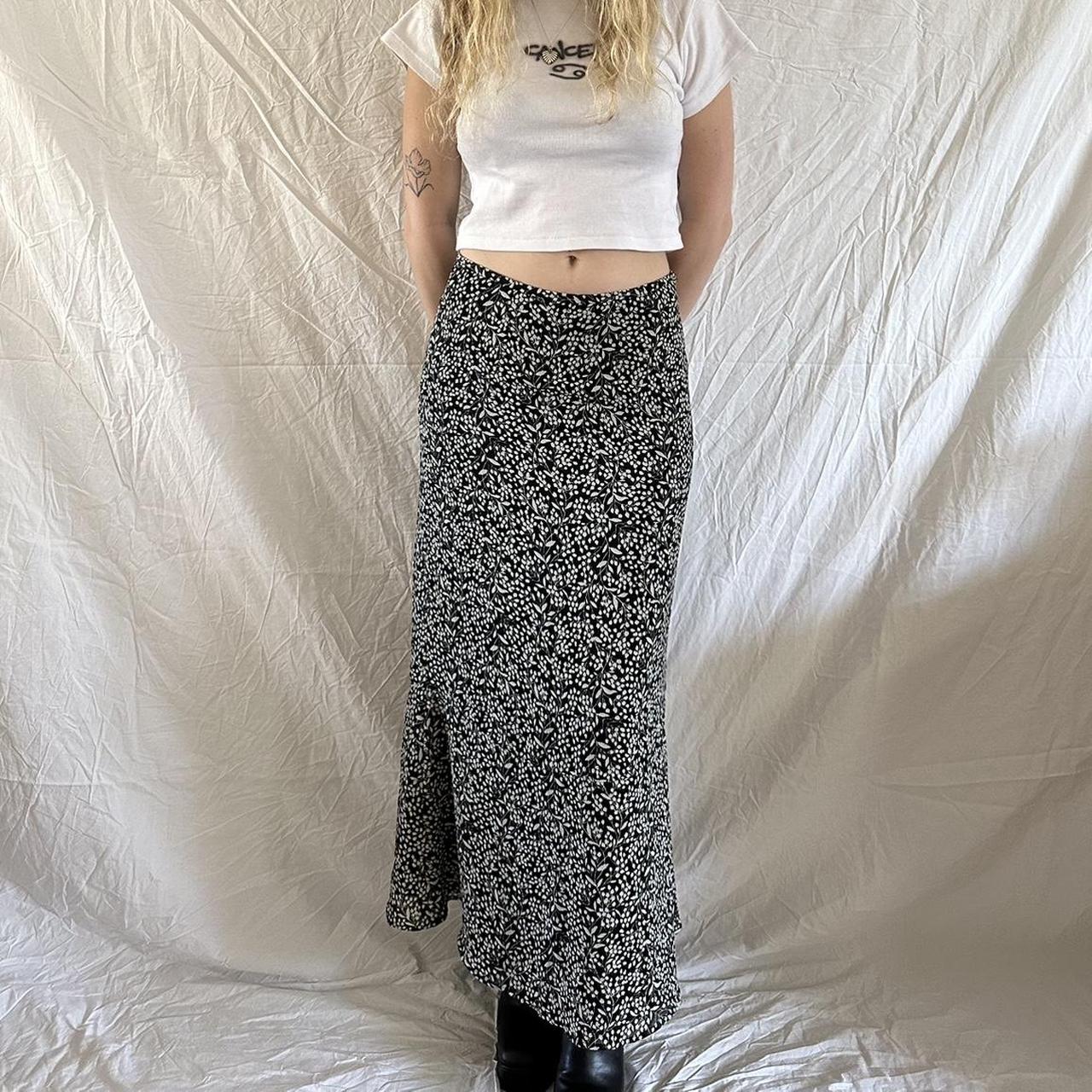 Liz Claiborne Women's Black and White Skirt | Depop