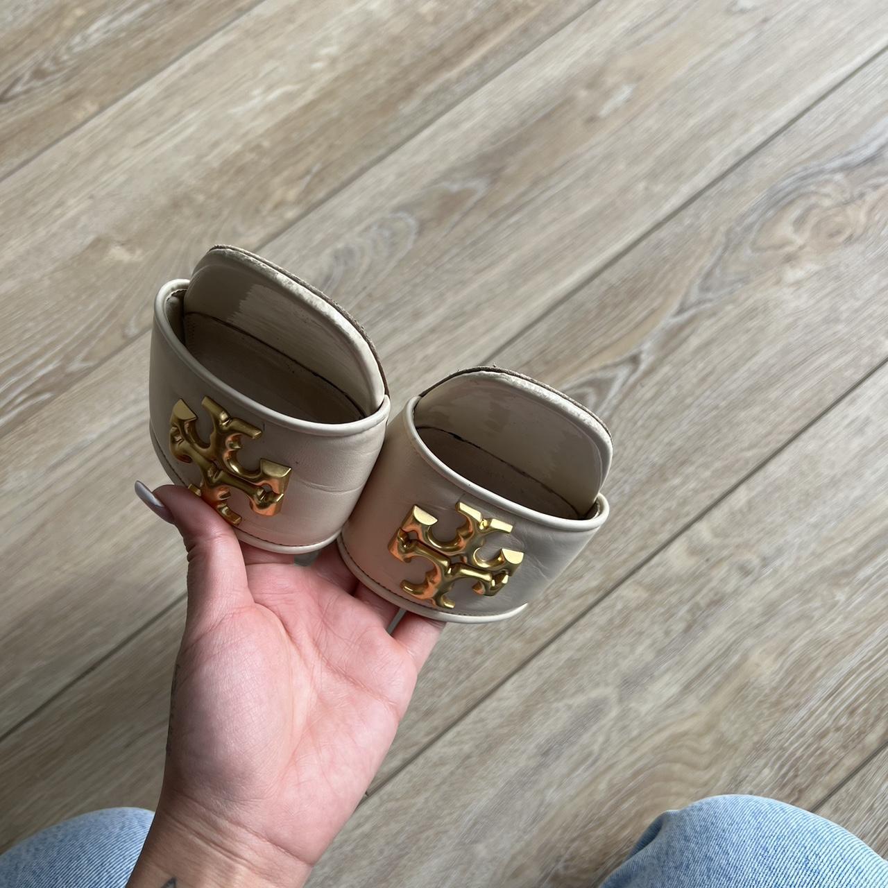 von maur tory burch sandals