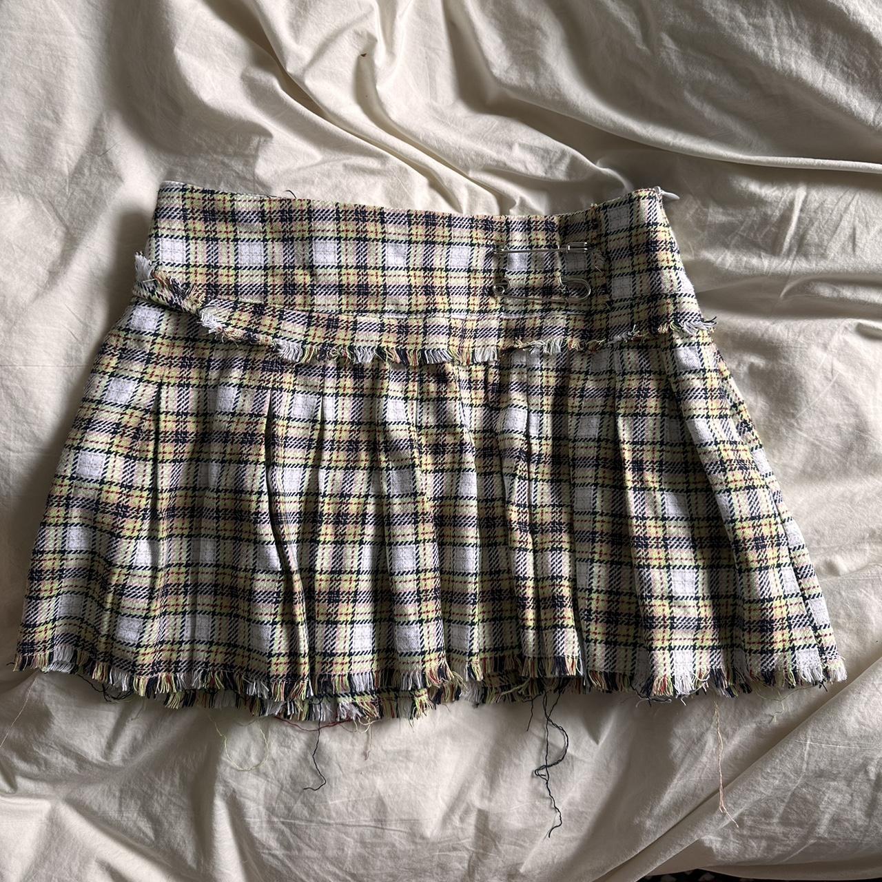 Danielle Guizio pleated mini skirt! Barely worn,... - Depop