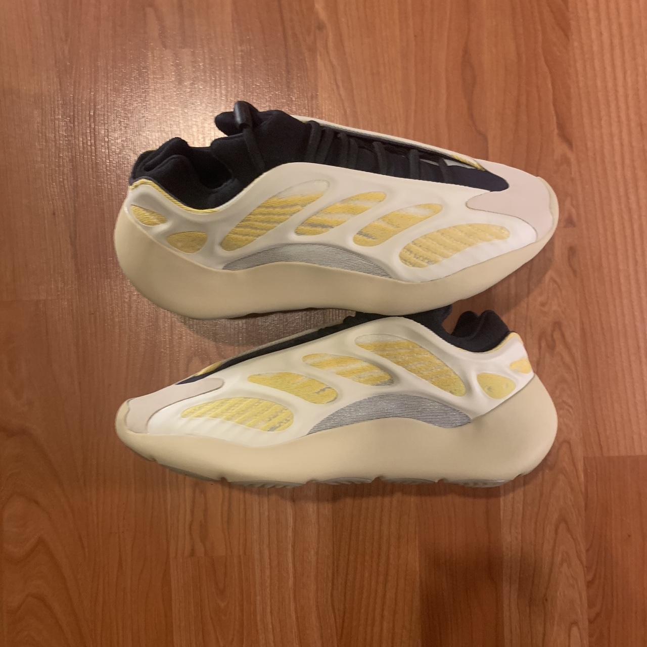 yeezy 700 deadstock