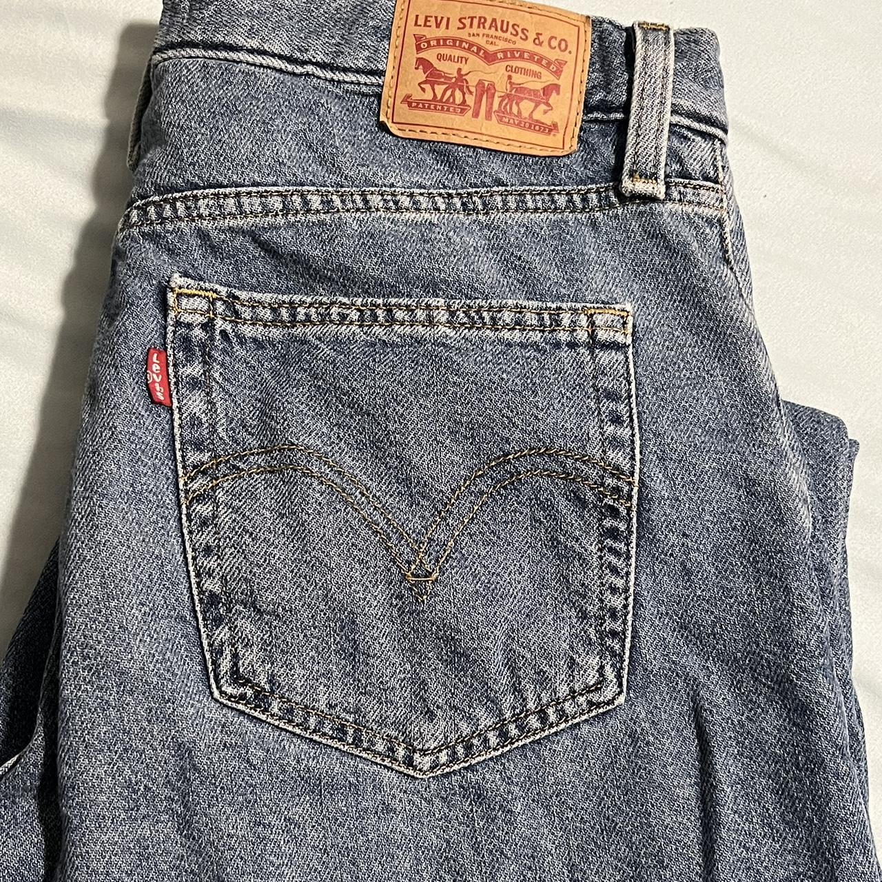 Levi's Women's Blue Jeans | Depop