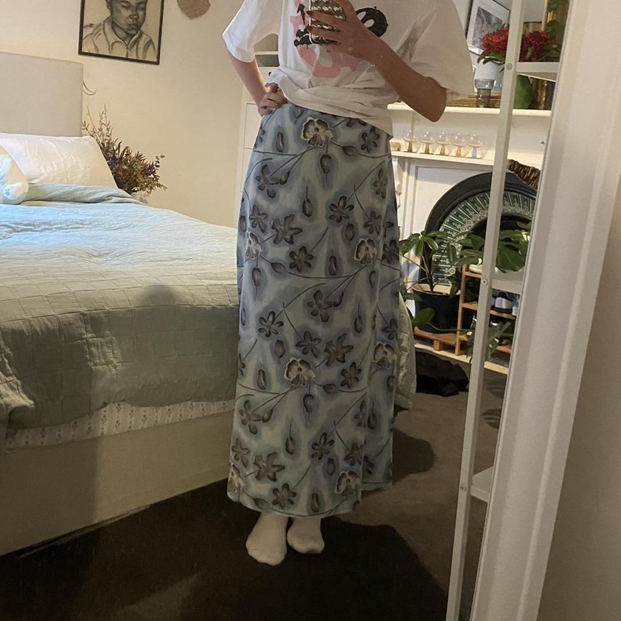 Beautiful floral maxi skirt - altered to fit a size 10 - Depop