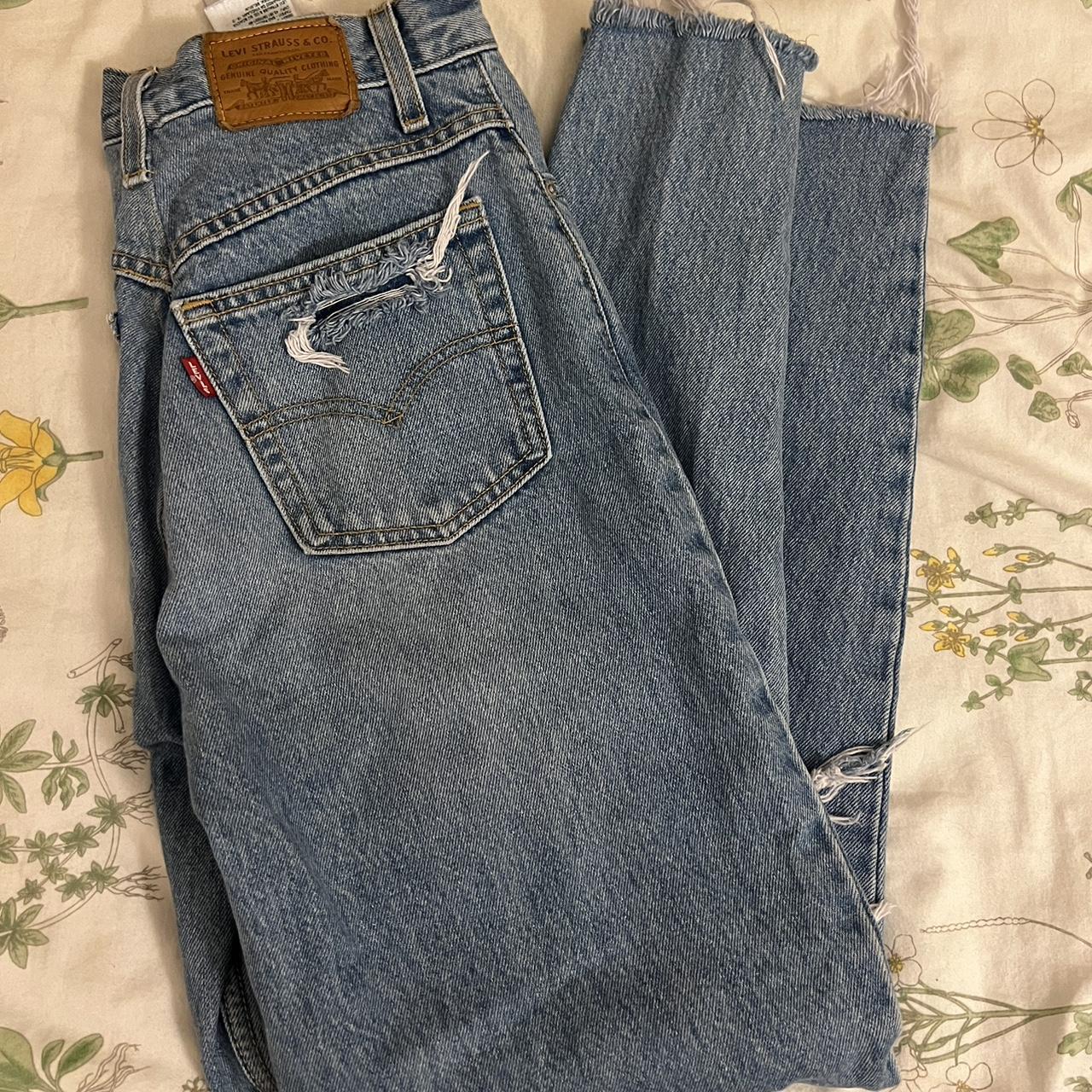 Levi's Women's Blue Jeans | Depop