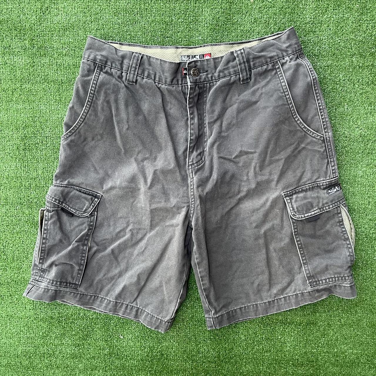 Vintage QUIKSILVER Mens Size 32 Baggy Grey Shorts... - Depop