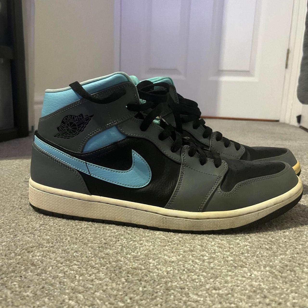 mens grey jordan shoes