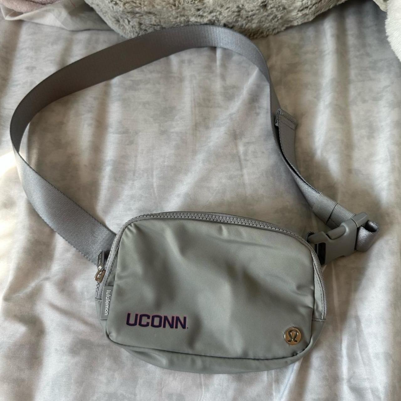 UConn Lululemon belt bag, #Lululemon #EBB