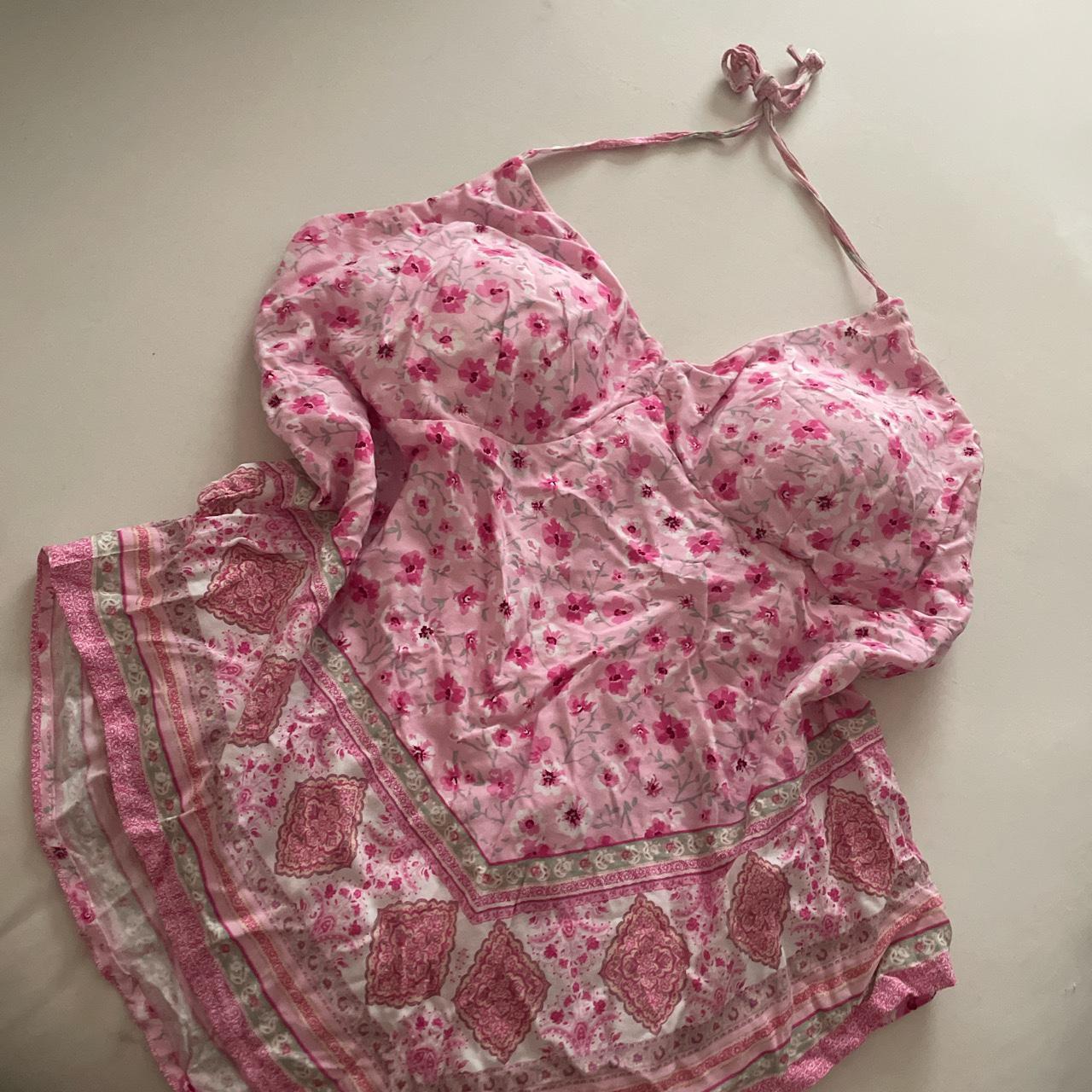 floral halter top 💕🌸 needs a little steaming but... - Depop