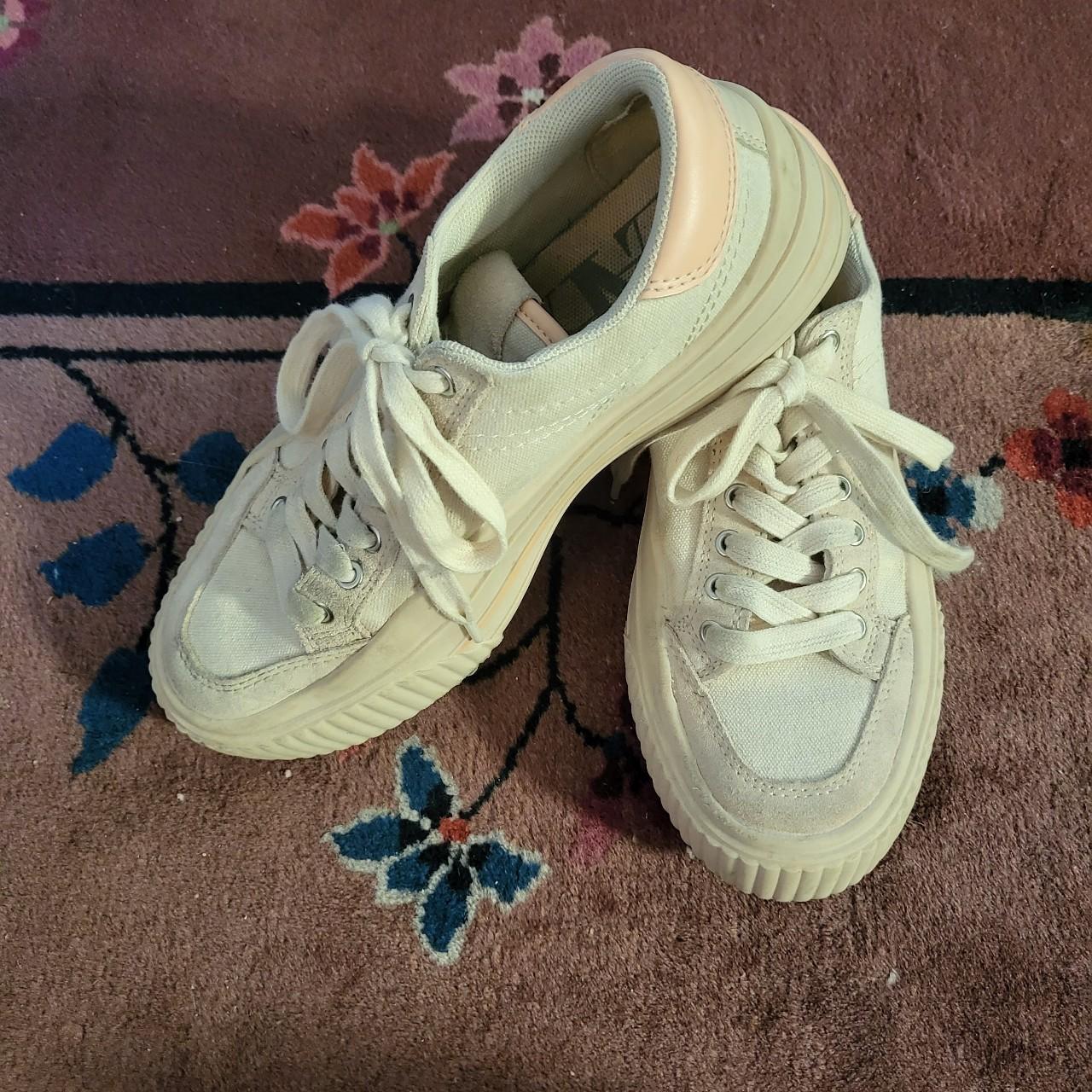 Zara Women's Cream and Pink Trainers Depop