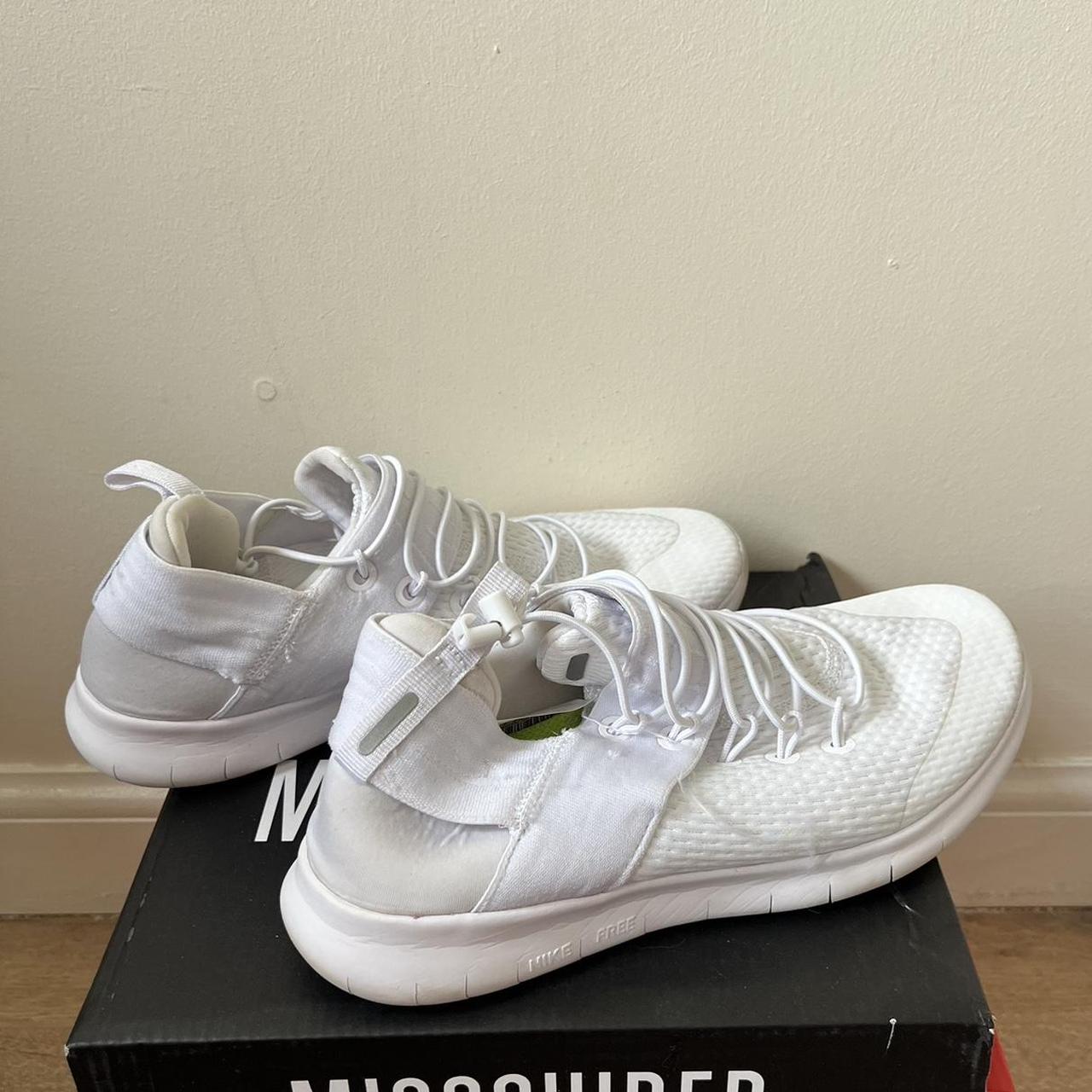 size 5 white nike trainers