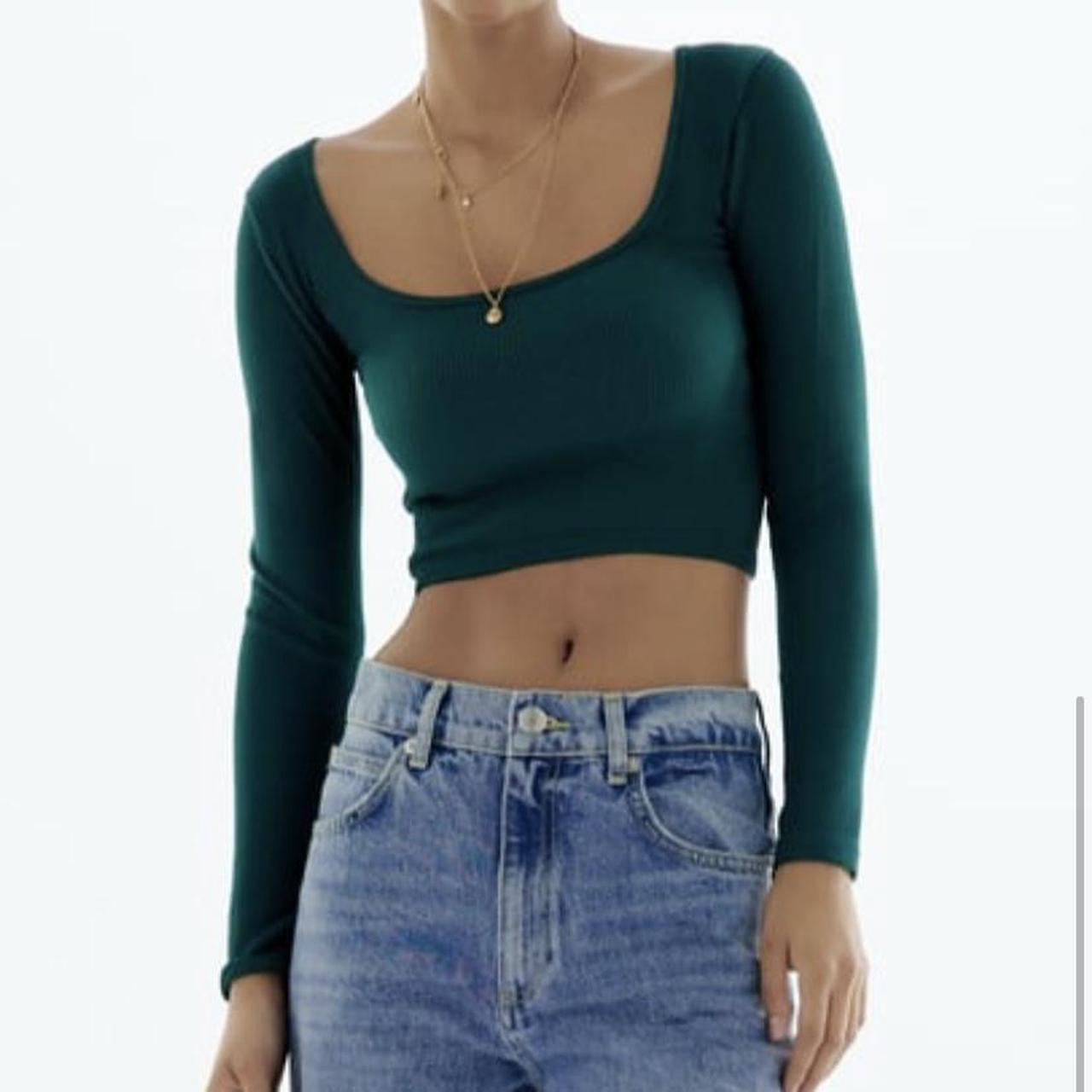 Zara Women's Green Crop-top | Depop