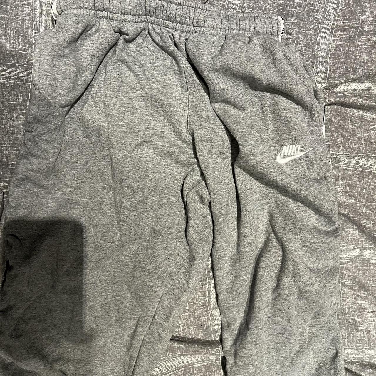 mens medium nike joggers