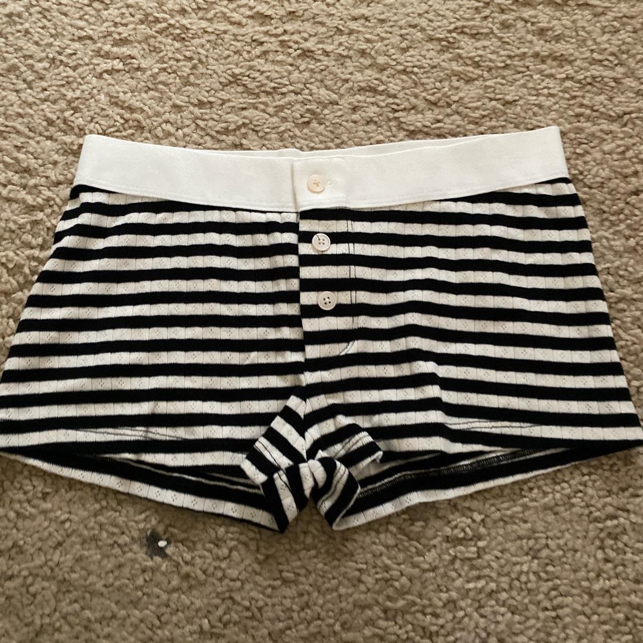 3/15 Bundle Brandy Melville Striped Shorts  Brandy melville shorts,  Striped shorts, Brandy melville