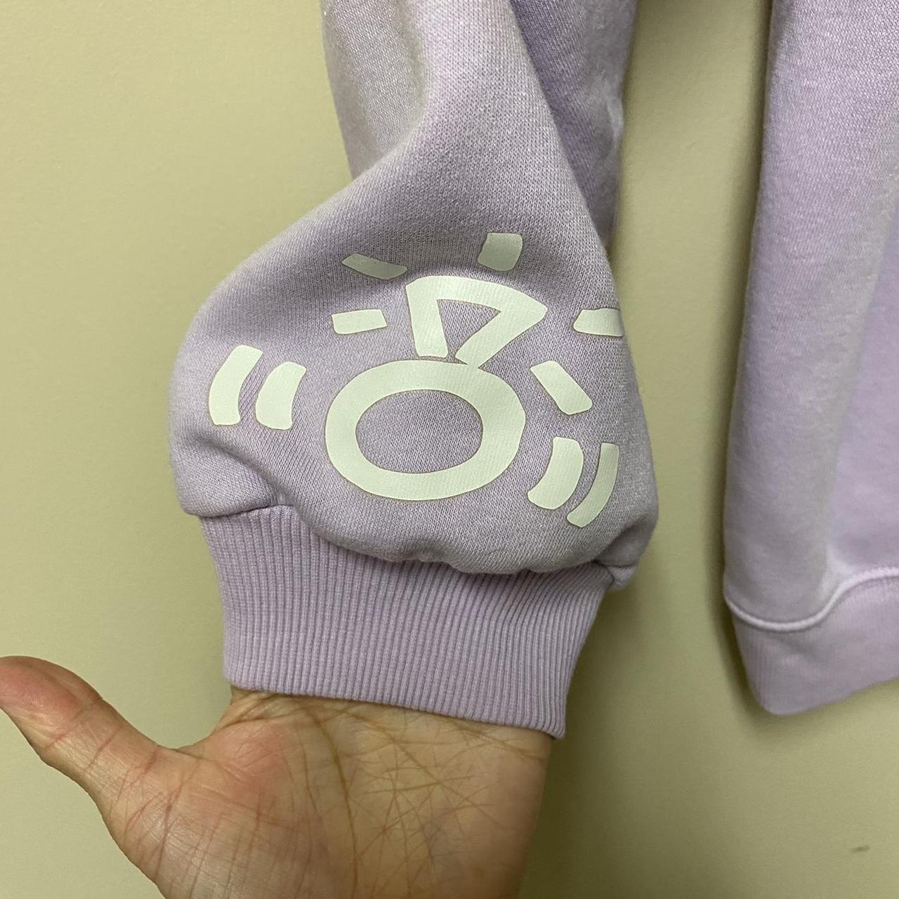 Ariana grande finger shops sweatshirt