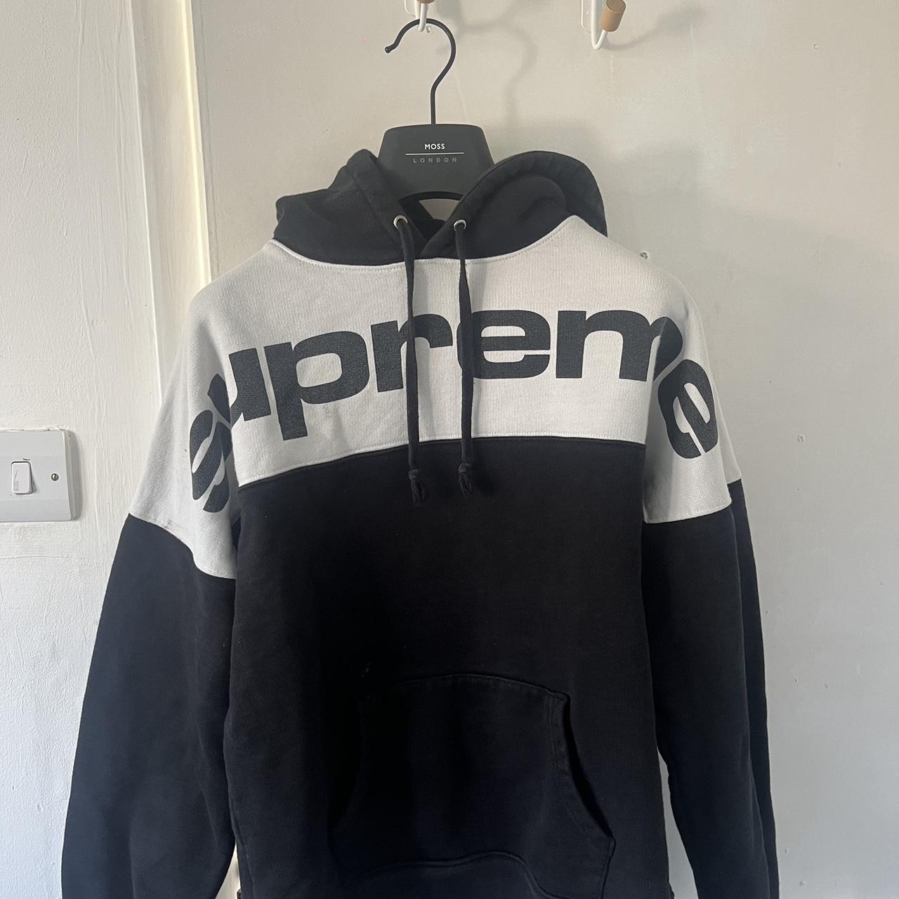 M dium Supr me Blocked Hoodie FW17 i believe no Depop