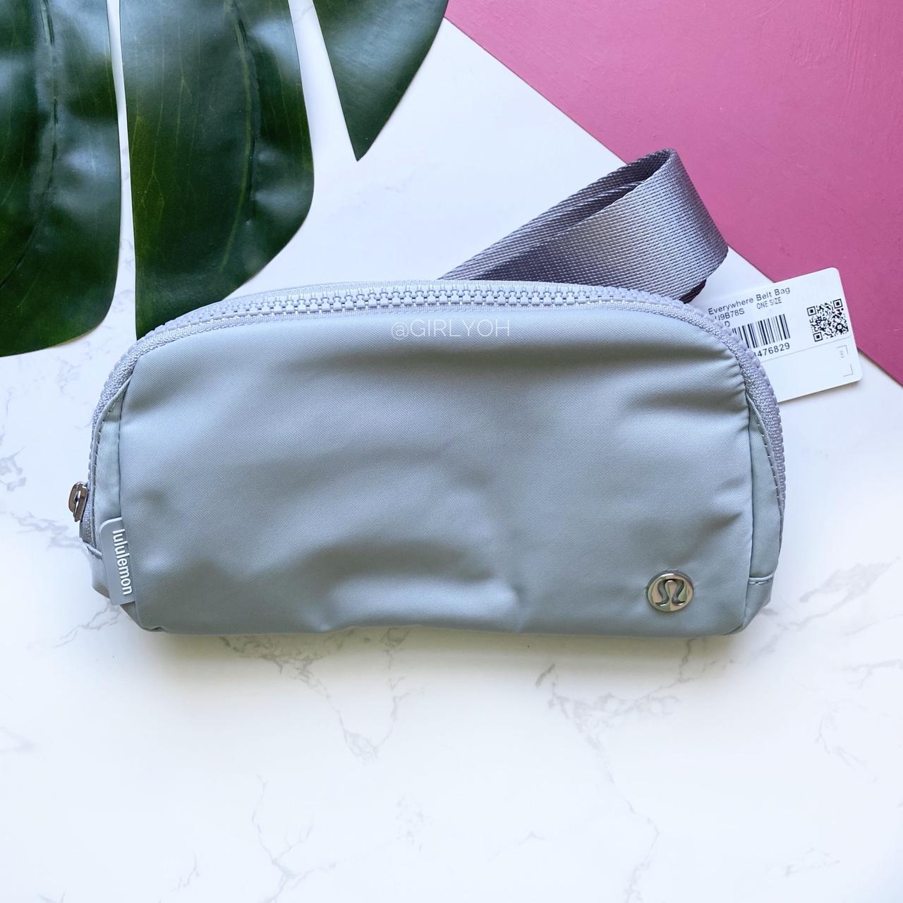 NWT deals Lululemon Everywhere Belt Bag- Silver Drop