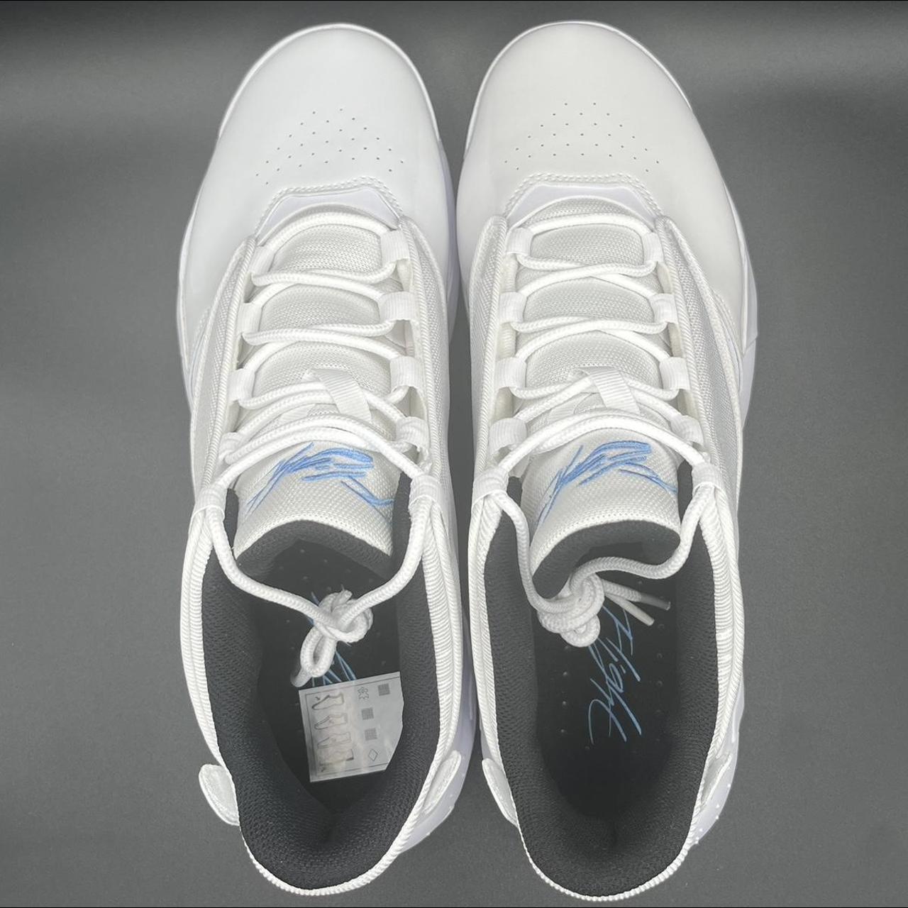 JORDAN MAX AURA 4 グレー/ホワイト 9.5 NEW! Nike Air Jordan Max Aura 4 Black Red White [DN3687-061