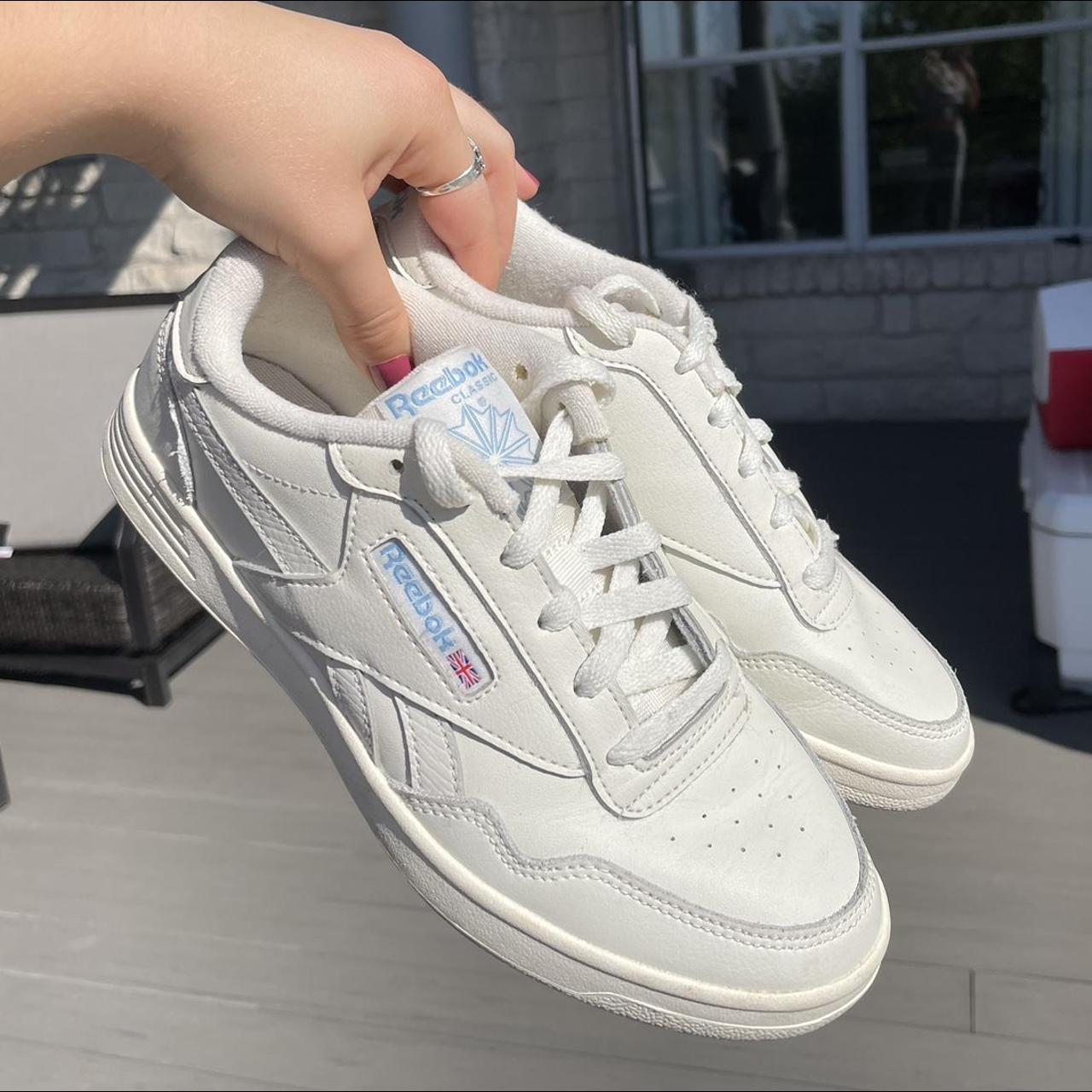 reebok club c leather trainers in black ar0454