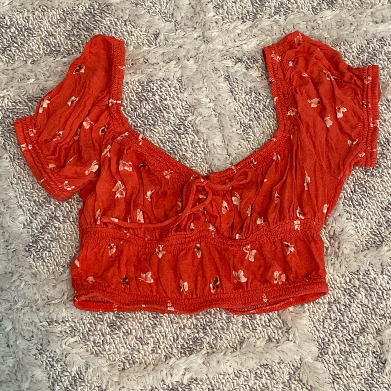 Super crop top from Urban Outfitters. Pretty floral... Depop