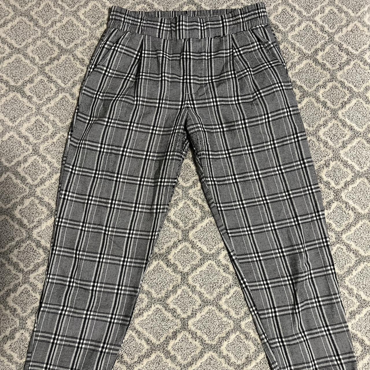 Back and White Plaid Time and Tru Pants - Depop