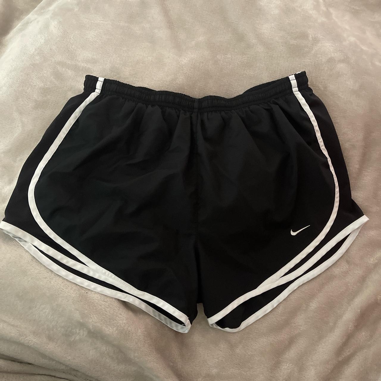 Nike Women's White and Black Shorts | Depop