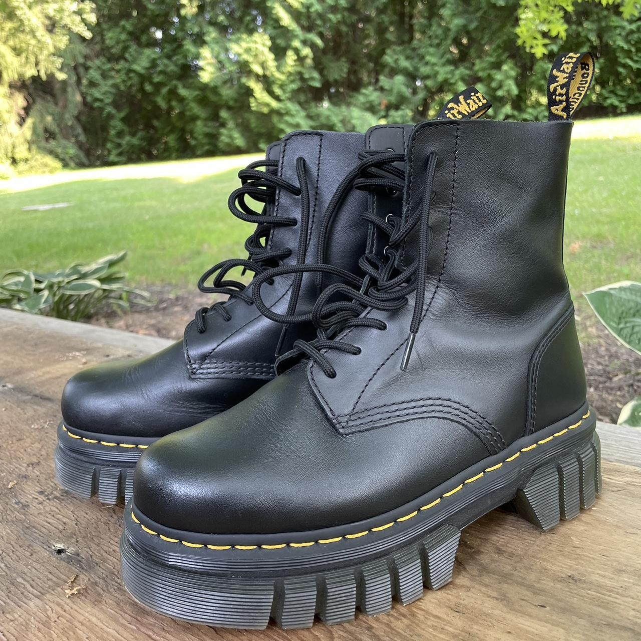 Dr martens jadon 8-eye clearance platform boots in green