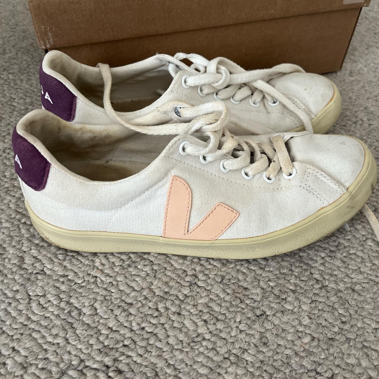 veja white and pink