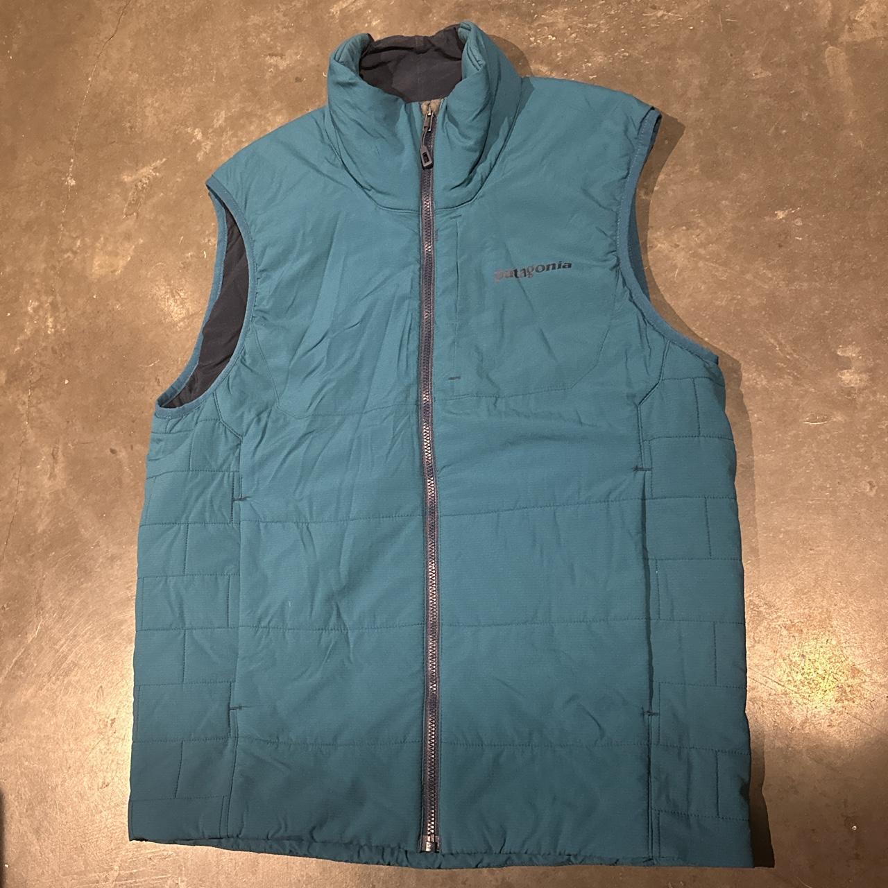 Patagonia men’s XS vest. NWOT, fits like a women’s... Depop