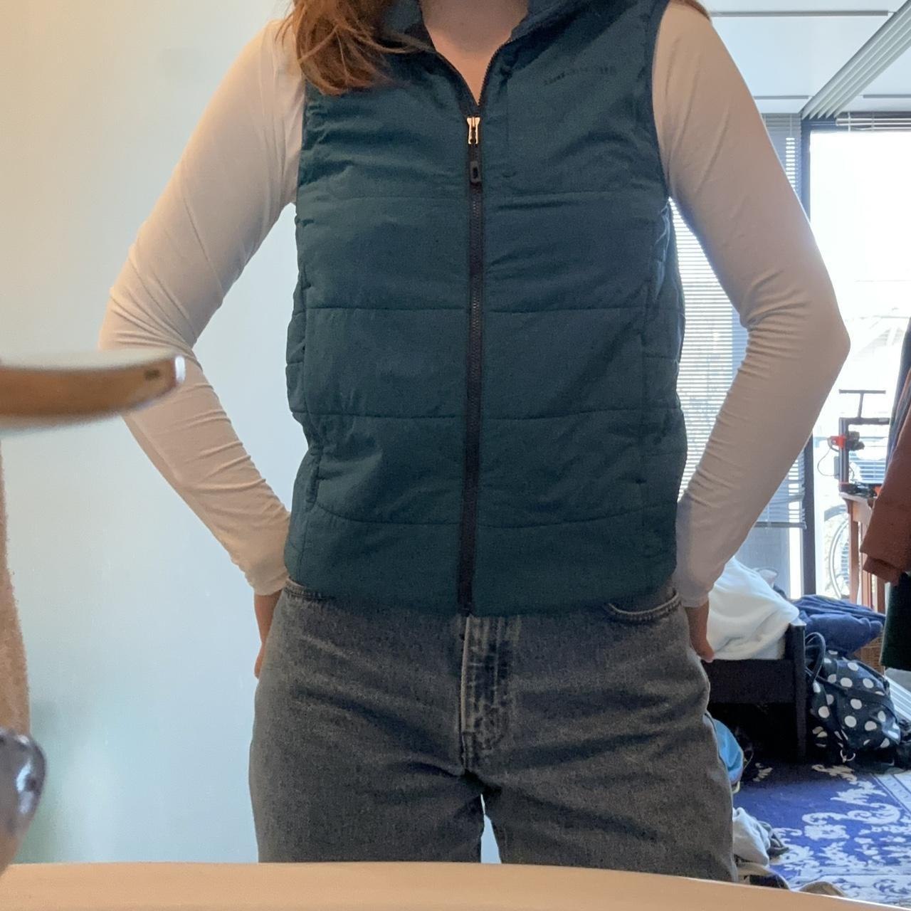 Patagonia men’s XS vest. NWOT, fits like a women’s... Depop