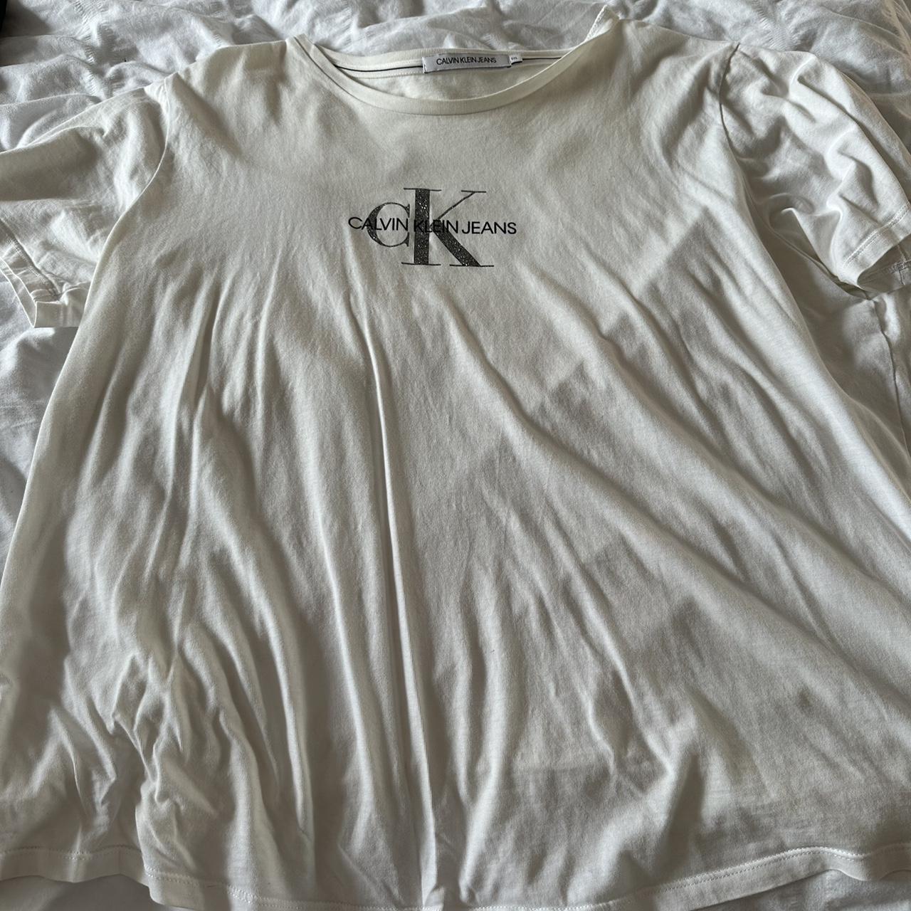 Calvin Klein T Shirt Slight Mark Round Neck - Depop