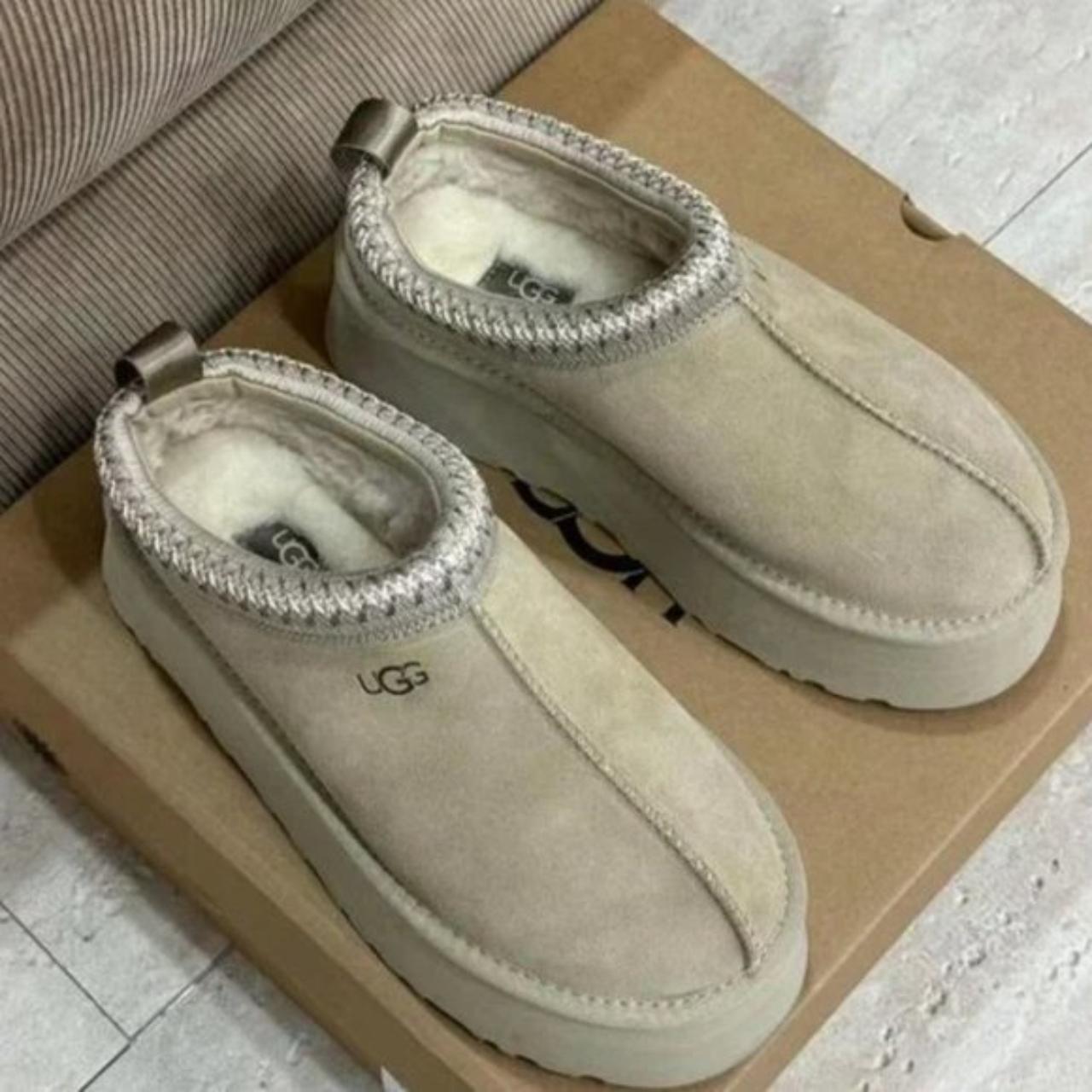 Ugg Women's Tazz Platform Slipper Mustard Seed NEW - Depop