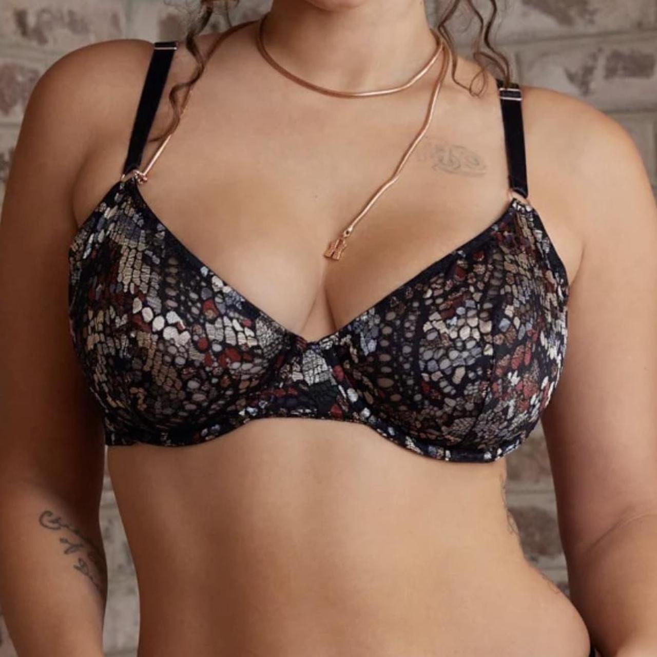 NWT Savage x Fenty Unlined Bra