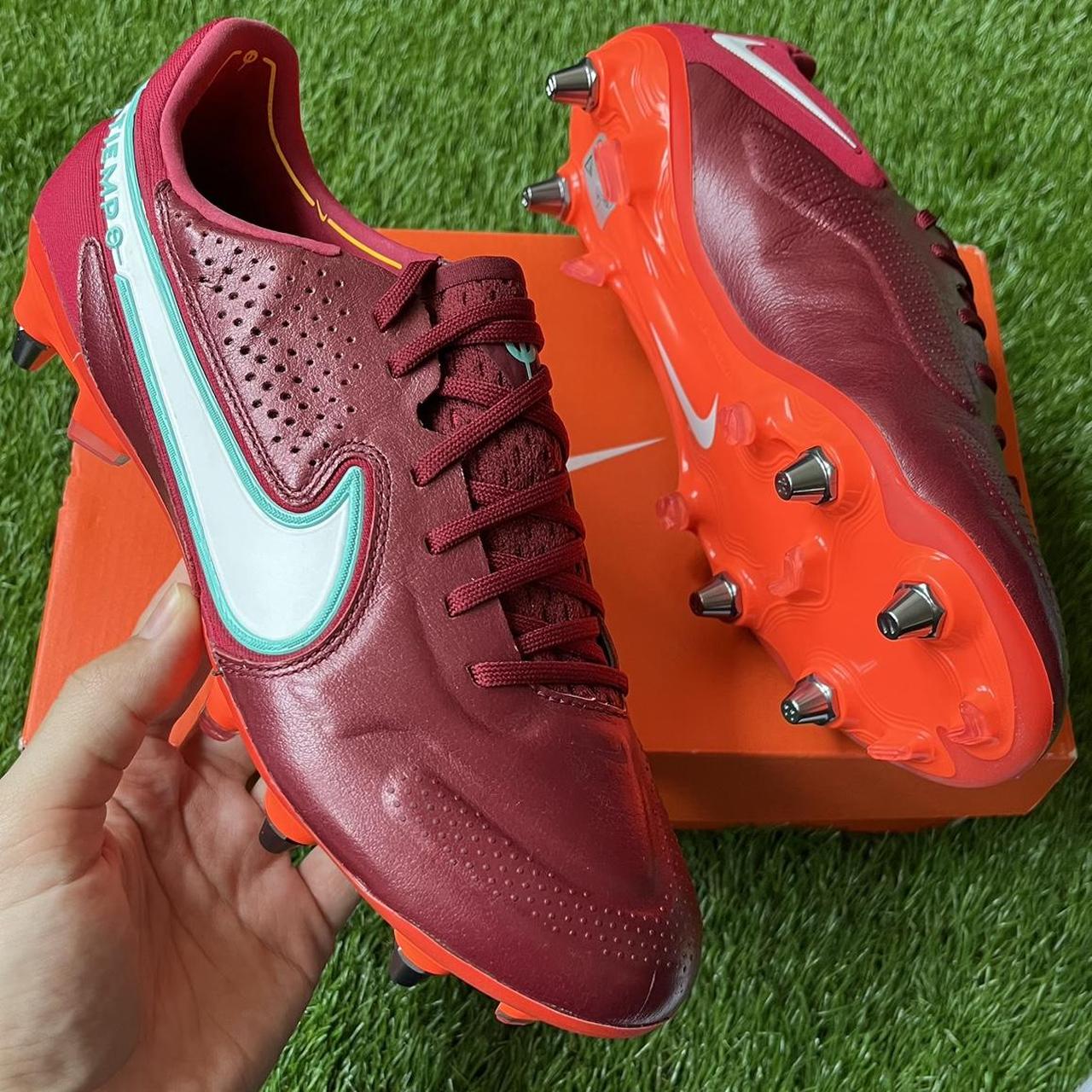 Burgundy football boots online