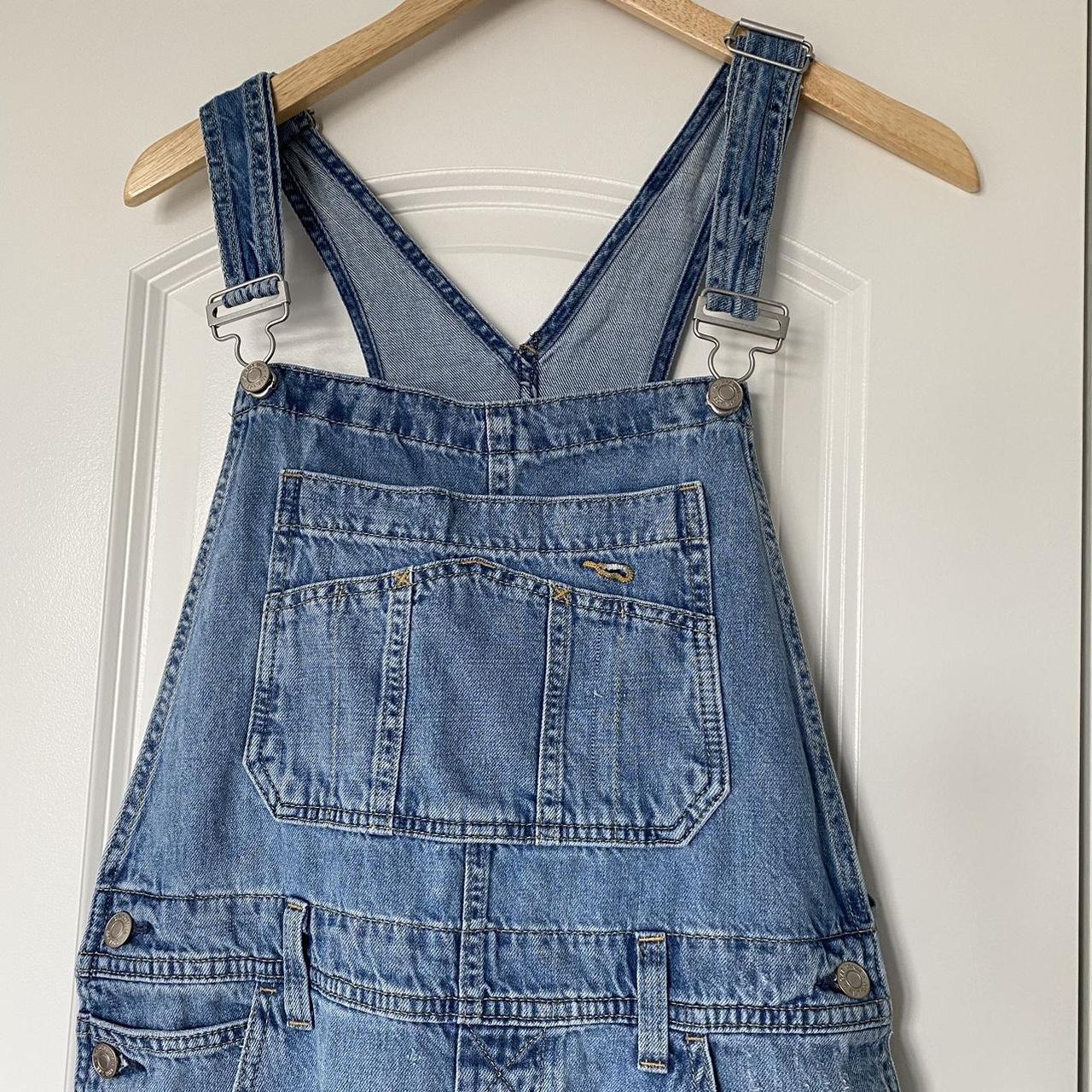 90s-inspired GAP oversized medium wash overalls in... - Depop