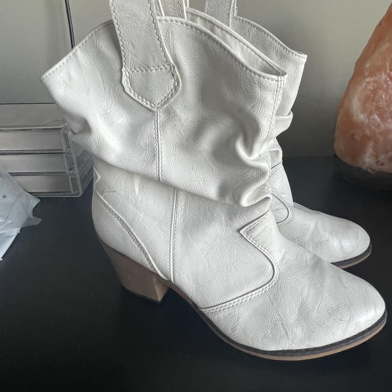 Women's White Boots | Depop