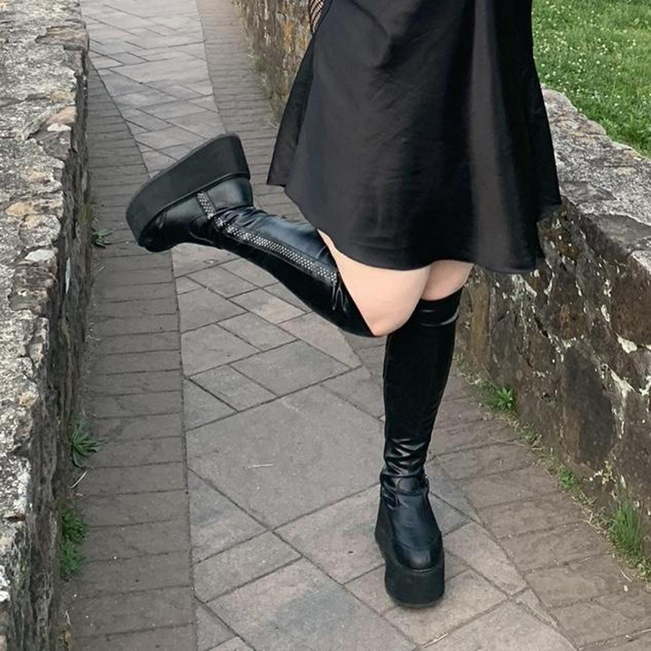 demonia boots depop