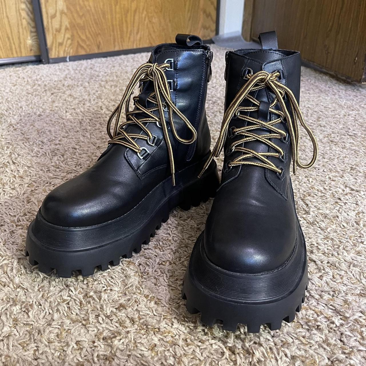 SHEIN Women's Black Boots Depop