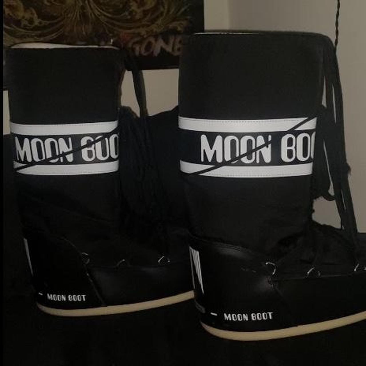 🖤 Moon Boots 🖤 Size 10! Only worn once! ever since... - Depop