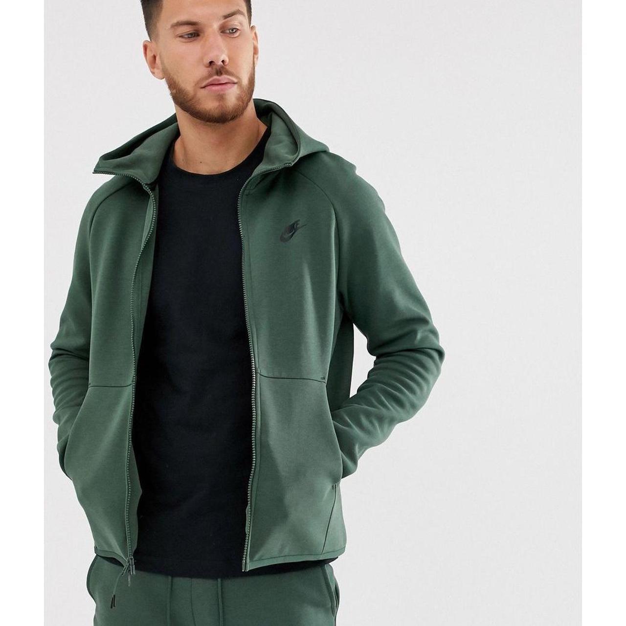 mens green nike tracksuit