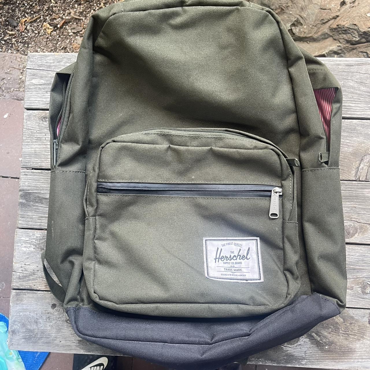 OLIVE GREEN HERSCHEL BACKPACK 💚 Condition: GREAT... - Depop