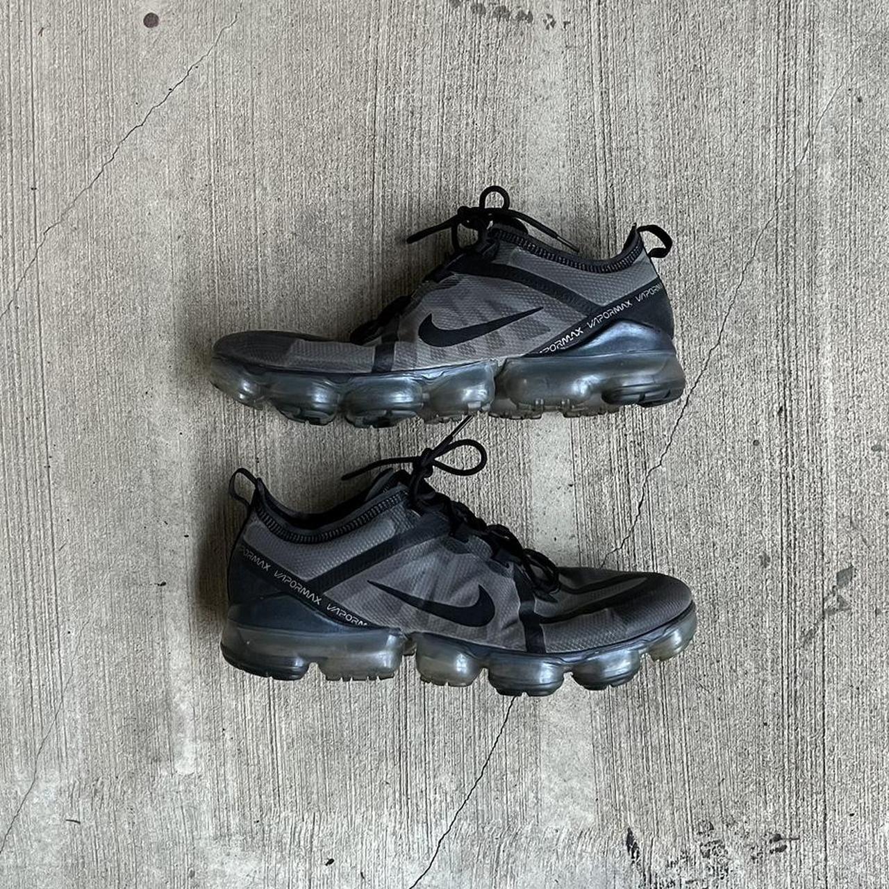 Vapormax best sale ghost black