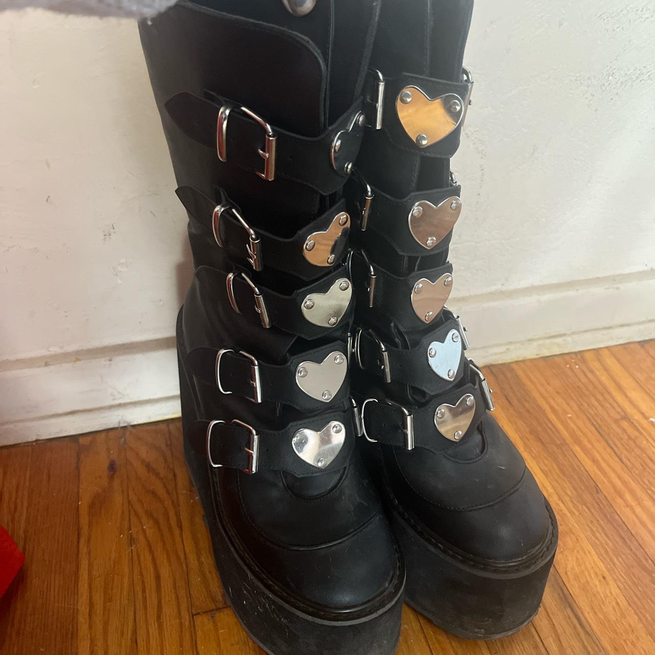 Demonia deals heart boots